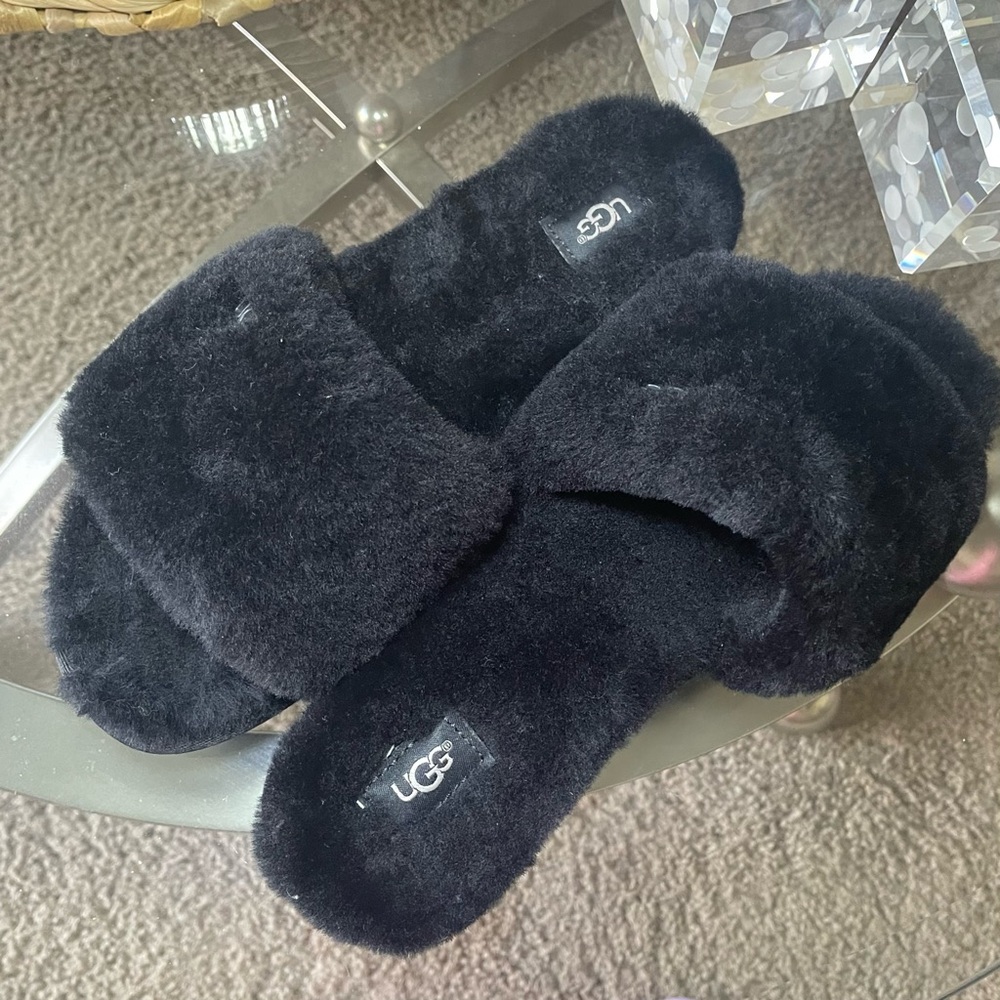 UGG Black Fluffy Slide Sandals Cozy Shearling Slippers Women’s Size 7 - Picture 7 of 10